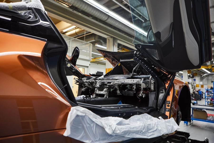 Детали создания BMW i8 Roadster Formula E Safety Car (I15) 2019 года  (фото 8 из 58)